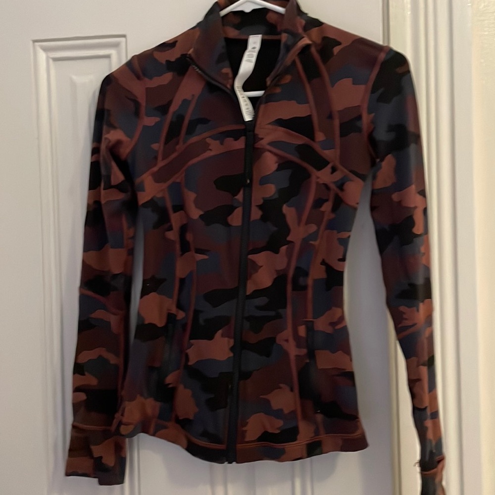 Lululemon Define Jacket- Maroon Camo